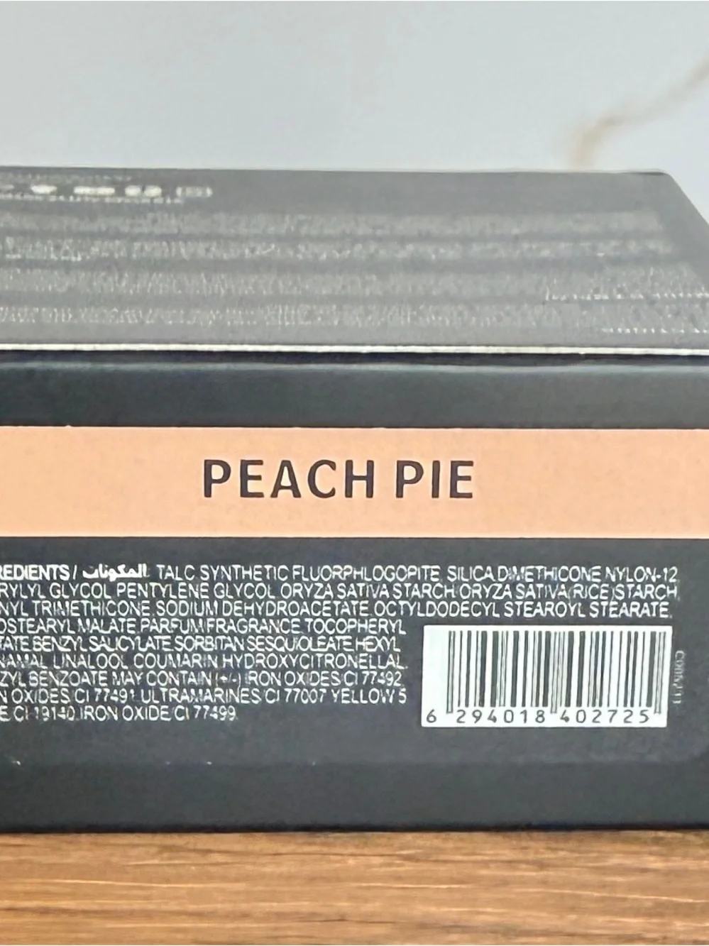New in box Huda Beauty Easy Bake Loose Baking & Setting Powder in Peach Pie.
